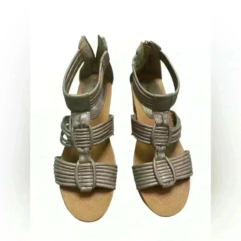 Baretraps Keisha Wedge Sandals Gold Faux Leather Size 7.5